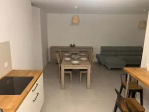 Renovated townhouse - Image 4