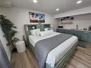 Guest Suite -Separate Entrance / Private Bathroom - Image 3
