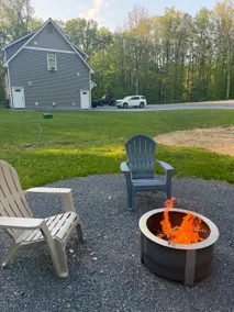 New Build Private Modern Loft w/outdoor fire pit - Image 5
