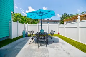 Game Room with patio smoking area and beach theme - Image 4