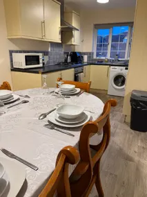 3 Floors Sleeps14 | 3 Baths | Parking Grimsby Clee - Image 3