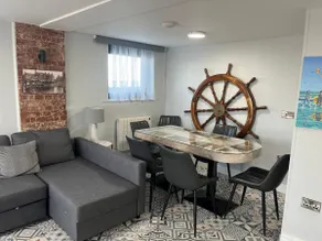 The Captains Wheel - Image 3