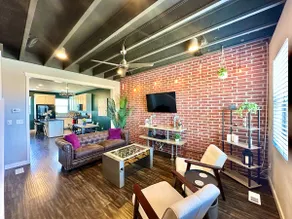 Charming LOFT style townhouse! - Image 3