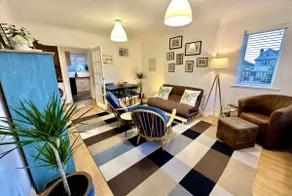 Stylish Edgware flat with free parking - Image 5