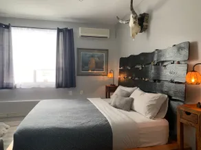 Luxury Guest House With Private Hot Tub and Trails - Image 2