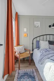 DISCOUNTs- King bed • Gated, AC. Pool • Central - Image 2