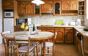 Lovely home in Le Faouet with kitchen - Image 5
