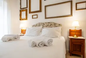 Central Cagliari Apartment with Sea View - Image 3