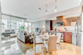 Downtown Condo w Incredible Views and BBQ - Image 3