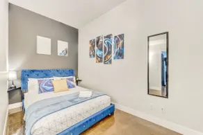 Downtown Condo w Incredible Views and BBQ - Image 2