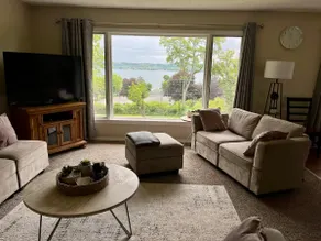 Amazing Lake View, Only 200m to Butler Beach! - Image 4