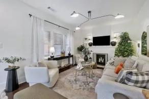 Sunsets Overlooking Golf Course! Location! - Image 5