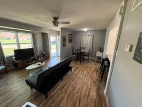 Capital City Cottage - Image 2
