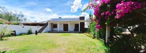 3-bedroom house, cozy, 1 min to the beach. - Image 5