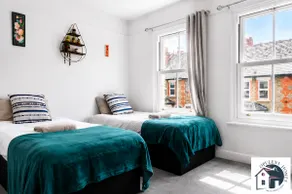 Spacious 3BR Stay | Sleeps 6 | WiFi/Prime Location - Image 5