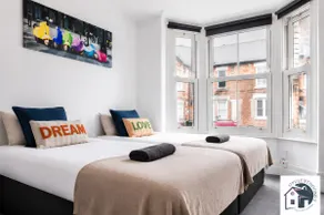 Spacious 3BR Stay | Sleeps 6 | WiFi/Prime Location - Image 2