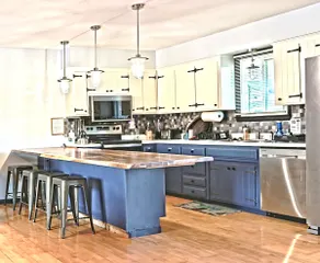 Blue Bayou | Lakefront Escape – 90MM | Sleeps 12 - Image 3