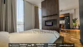 4A Luxurious Suite with Private Parking - Image 2