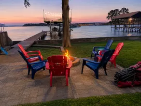 Lakefront/Boat Dock/Pool/FW Stockyards 11 miles - Image 2