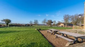 Banbury Hill Farm Bed & Breakfast - Image 4