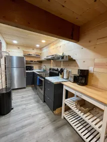 Bear Den | Walk to Midtown, King Bed, Cozy Cabin! - Image 5