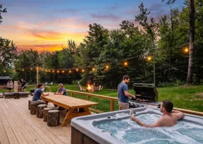 Maple Pine w Hot Tub Pool Table 3min to Mount Snow - Image 2