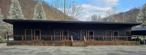 Hidden Jewell Studio Suite #3 - 3BD/1BA Kitchenette & Washer/Dryer on Outlaws - Image 2
