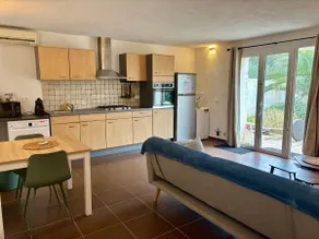 Small townhouse, close to the center - Image 3