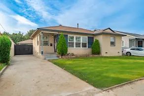 SALE Arcadia – Private 3B Single House with YARD - Image 2