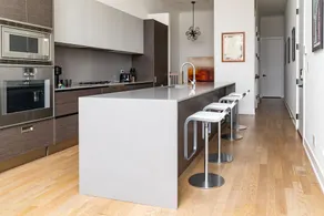 Luxury SOHO Styled Two-Level Townhouse - Old Town - Image 5