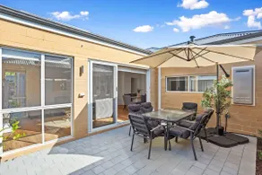 Contemporary Retreat near Hillarys Boat Harbour - Image 4