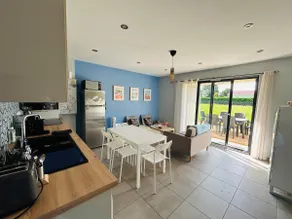 Chez M&S - 3 Bedroom 3 Bathroom House - Image 2