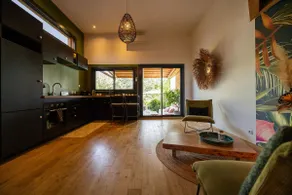 a cozy cabin feel, privacy and nature - Image 4