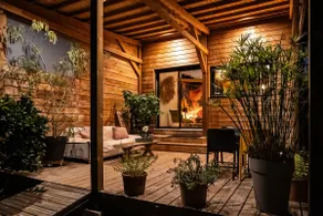 a cozy cabin feel, privacy and nature - Image 2