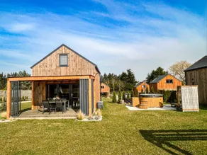 House in a secluded area, by the sea, HOT TUB, garden, barbecue - Image 2