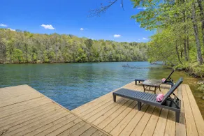 Sleeps 18 on Wood Creek Lake w/ Dock | London KY - Image 2