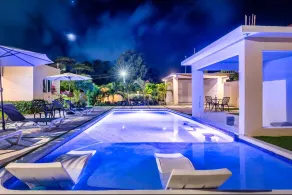 Salem Suites3Modern villa free beach across street - Image 2