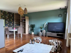 Accommodation with pool and garden - Image 3