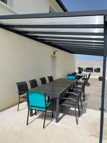 Villa far from the city in peace - Image 5
