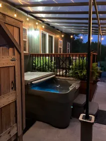 Snuggle Inn! A cozy couples getaway with HOT TUB! - Image 4