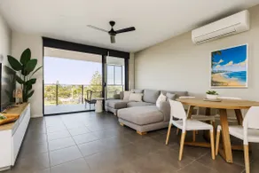 Modern Coastal Apartment - Walk to beach and shops - Image 2