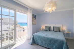 Miramar, Apartment with king-size bed and double bed - Image 3