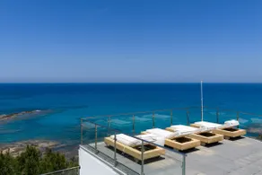 Icarus Luxury Beachfront Villa - Image 2