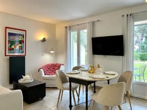 House • 2 Bedrooms • Pool • Garden • Golf - Image 2