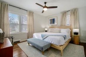Midtown Stay: Near Creighton-CHI. King Bed, Yard - Image 5