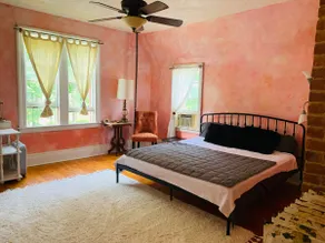 3 bdrm Artsy Victorian Gothic Cottage - Image 3