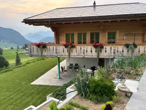 Gstaad: Panoramic terrace with panoramic views of the Alps - Image 3
