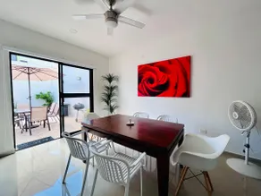 Yucasa – Pool – 8 Guests – Ground-Floor Room - Image 3