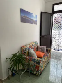 Detached house with garden - Image 3
