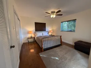 Private Home 1 mile from the Beach and Ave ! - Image 3